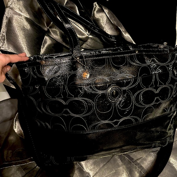 Coach Patent Leather Weekender, Signature C Diaper or Travel Bag - Picture 3 of 17